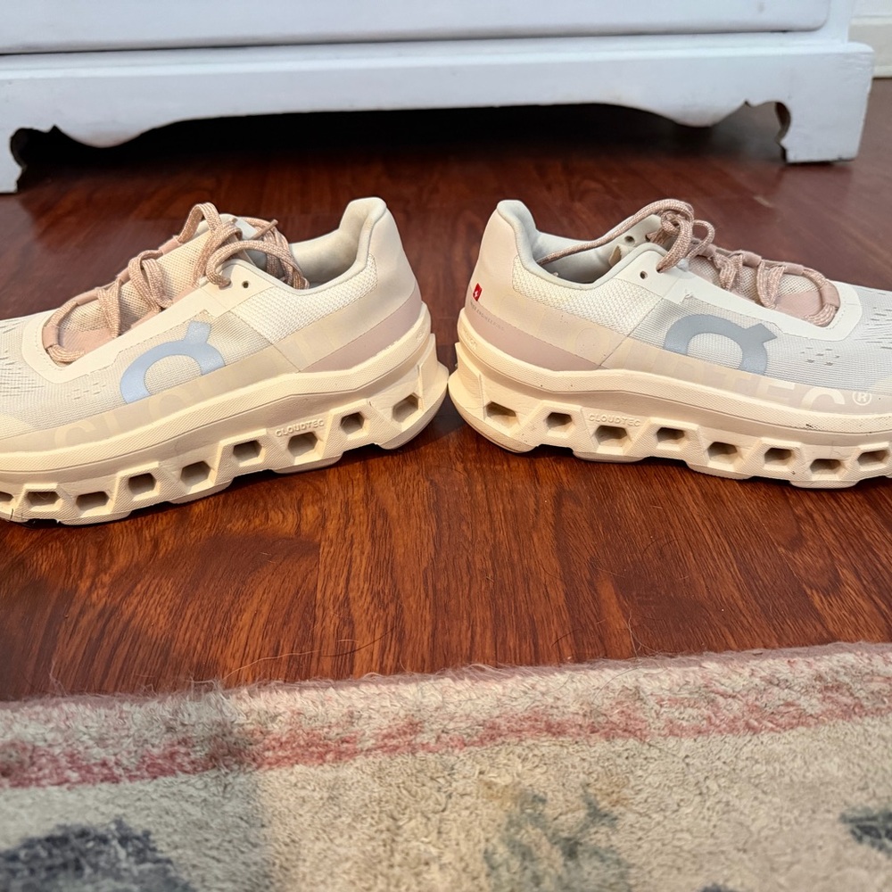 On Running Cream and Blue Sneakers - Picture 4 of 4